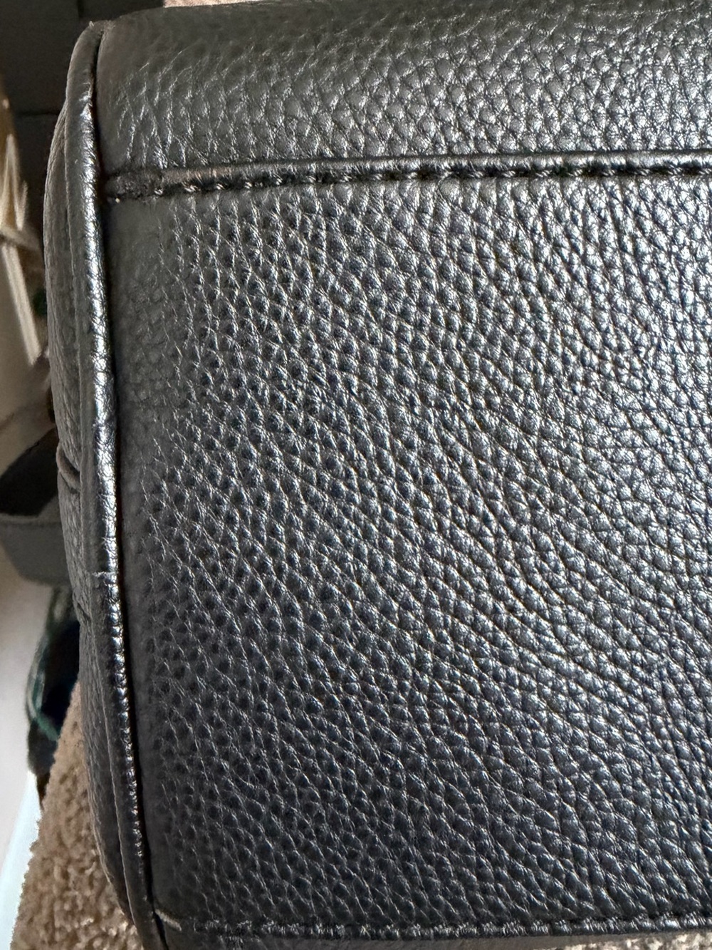 Love Moschino Black Pebbled Leather Weekender with Red Lining - Picture 9 of 10